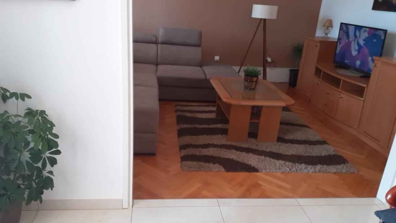 Apartment Viki Lozovac Εξωτερικό φωτογραφία